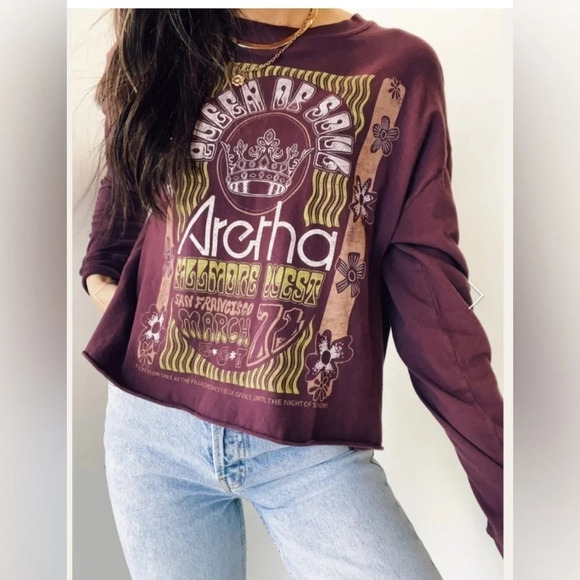 Daydreamer Aretha Franklin Queen Of Soul Long Sleeve Crop Graphic Tee Maroon NWT - Picture 1 of 6
